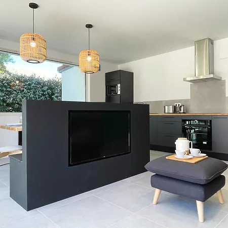 Aqua-villas And Sea Apartment *